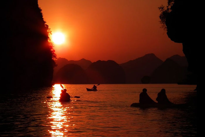 5 destinations partir Vietnam amoureux croisiere baie lan ha 